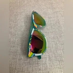 Accessories | Knockaround 4th Anniversary Care Bears Limited  display picture 3